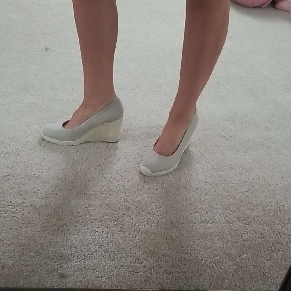 Wedge heel shoes
